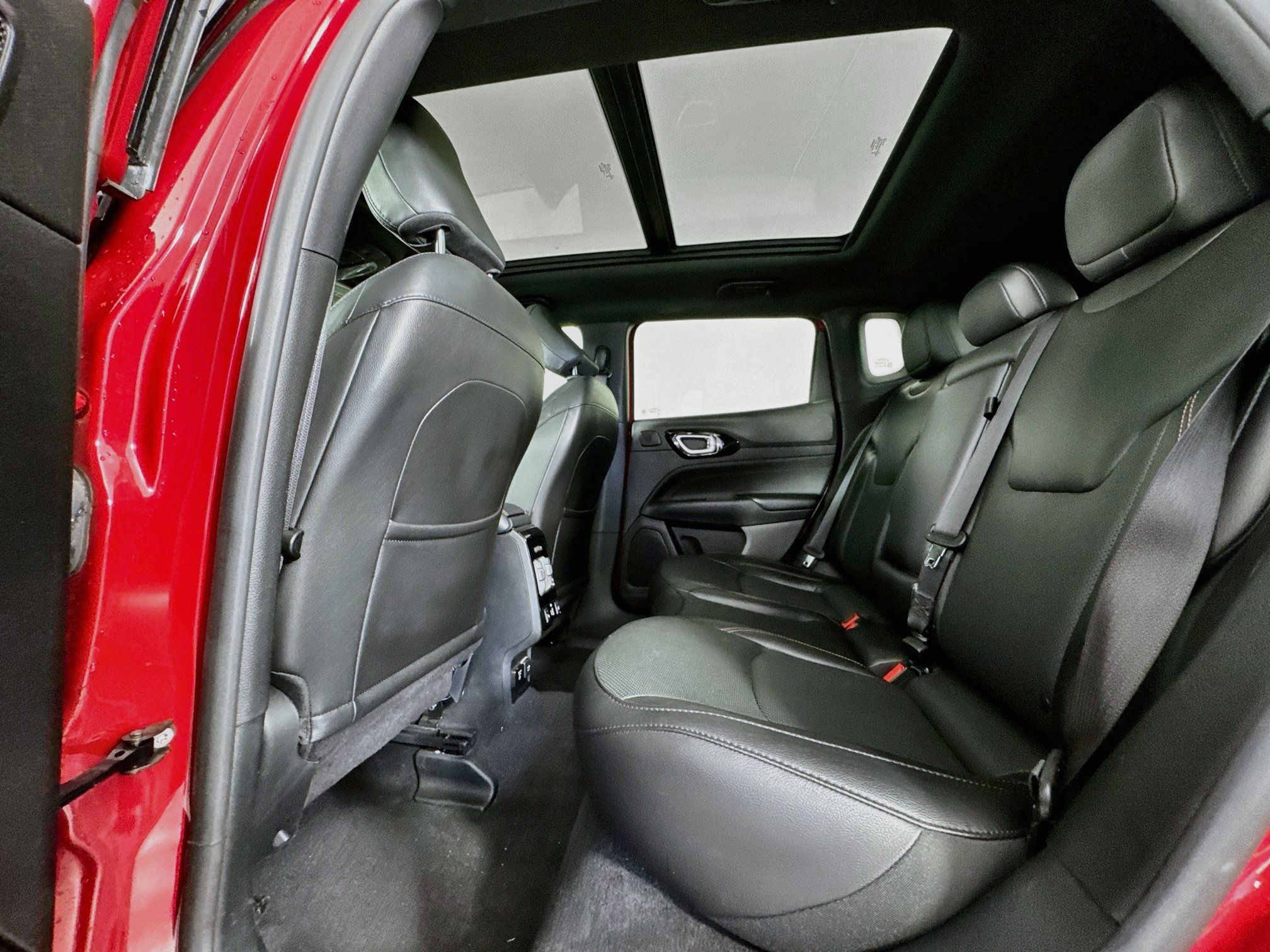 Used 2022 Jeep Compass Limited w/ (RED) Package AWD/4WD image 26
