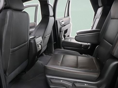 Used 2021 Chevrolet Tahoe High Country AWD/4WD image 28