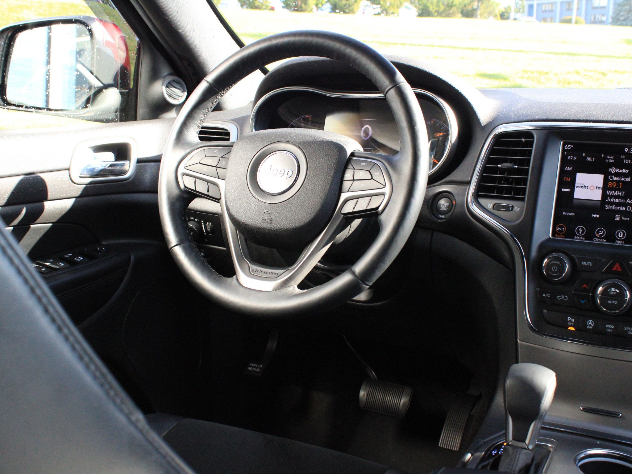 Used 2018 Jeep Grand Cherokee Altitude AWD/4WD image 14
