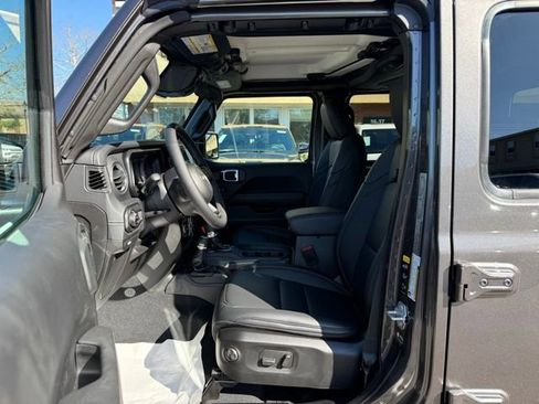 New 2026 Jeep Gladiator Sport AWD/4WD image 21