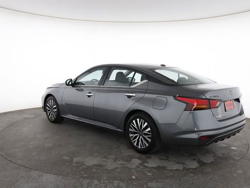 Used 2025 Nissan Altima 2.5 SV image 9