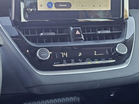 Used 2023 Toyota Corolla LE image 19