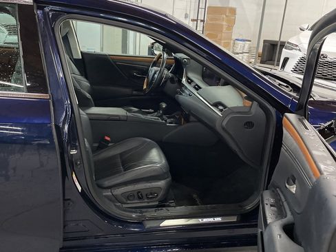 Used 2019 Lexus ES 350 Luxury w/ Accessory Package 2 image 9