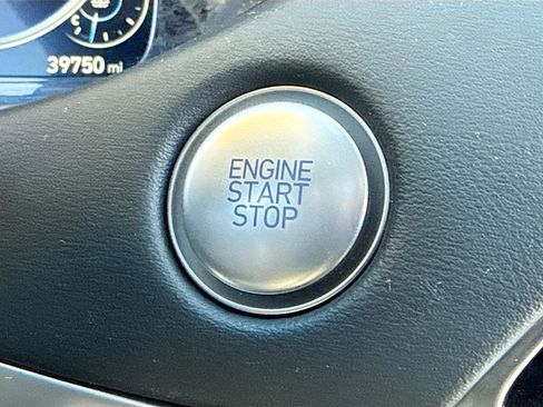 Used 2022 Hyundai Palisade Calligraphy image 9