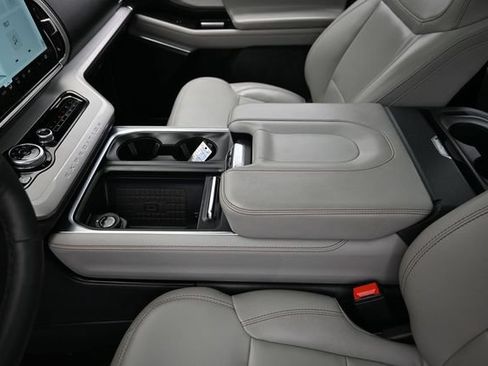 Certified 2025 Ford Expedition Active AWD/4WD image 27