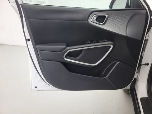 Used 2024 Kia Soul LX w/ Option Group 015 FWD image 19