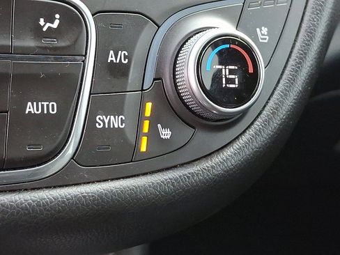 Used 2018 Chevrolet Malibu Premier w/ Premier Sun and Wheel Package image 26