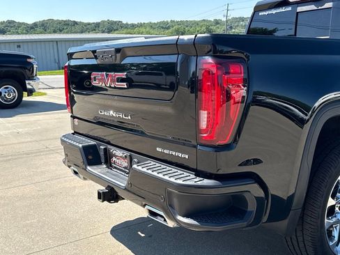 Used 2020 GMC Sierra 1500 Denali w/ Denali Ultimate Package AWD/4WD image 18