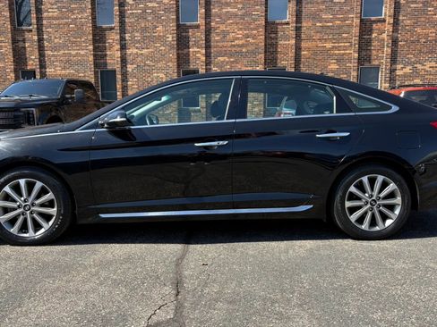 Used 2016 Hyundai Sonata Limited w/ Option Group 04 FWD image 5