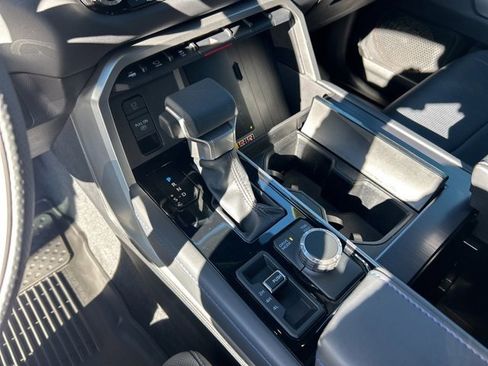 Used 2025 Toyota Sequoia Platinum image 25