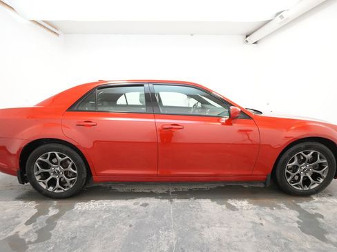 Used 2016 Chrysler 300 S image 9