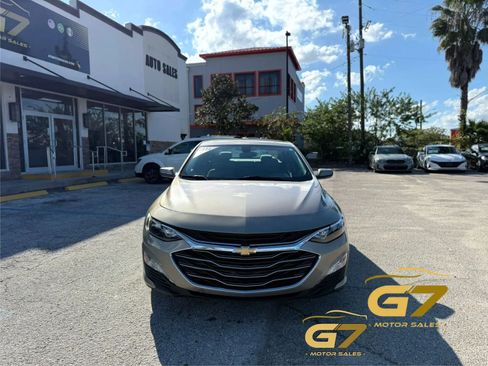 Used 2022 Chevrolet Malibu LT FWD image 2
