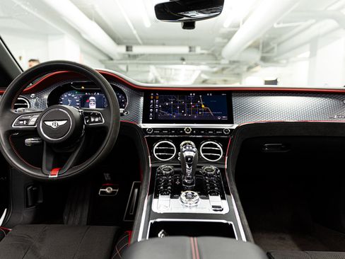 Used 2024 Bentley Continental GT Speed image 39