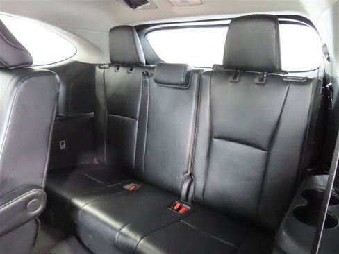 Used 2022 Toyota Highlander XLE FWD image 33