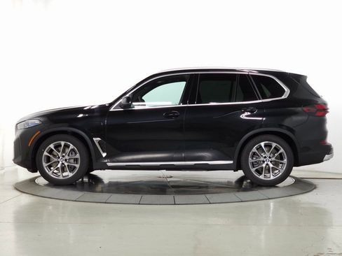 Used 2026 BMW X5 xDrive50e w/ Premium Package AWD/4WD image 4
