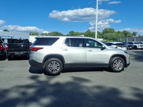 Certified 2022 Chevrolet Traverse LT FWD image 6