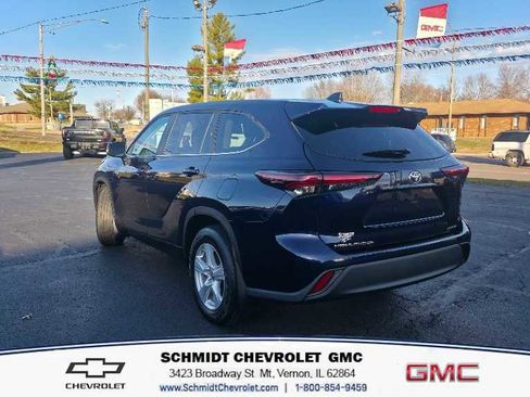 Used 2024 Toyota Highlander LE image 7