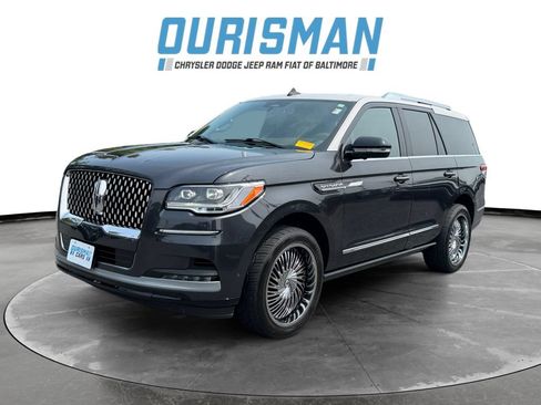 Used 2023 Lincoln Navigator 4WD image 2