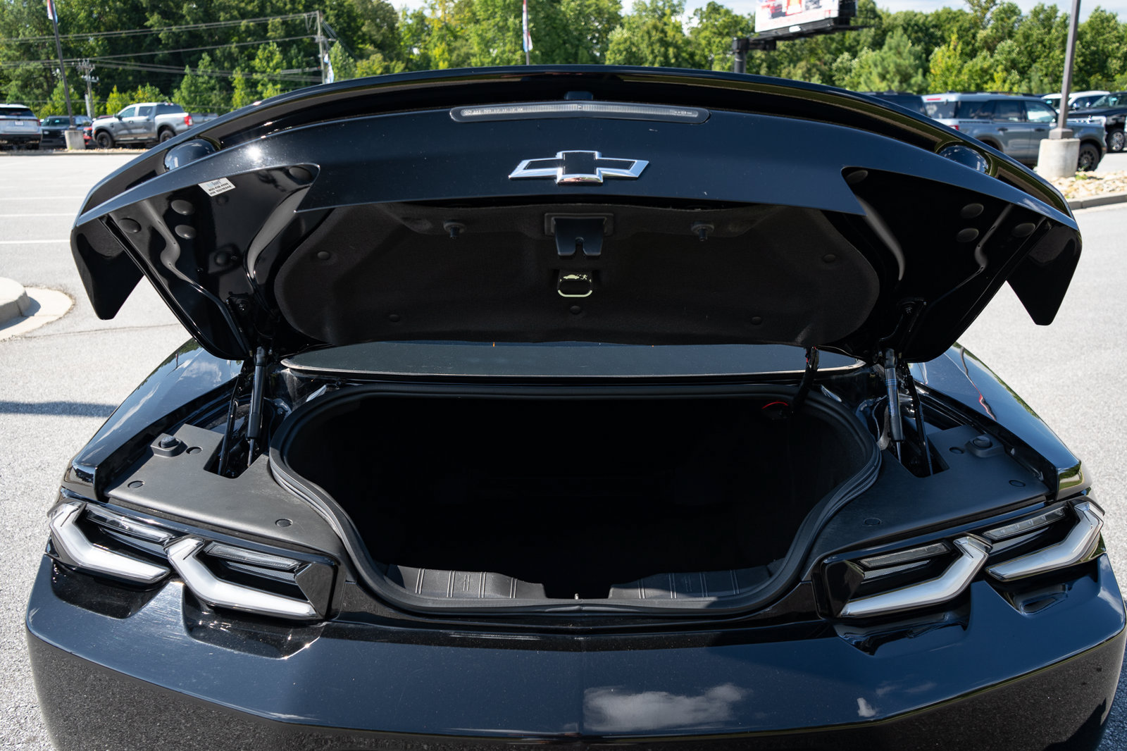 Used 2021 Chevrolet Camaro SS RWD image 11