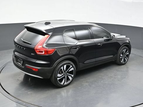 Used 2024 Volvo XC40 B5 Ultimate w/ Protection Package Premier AWD/4WD image 36