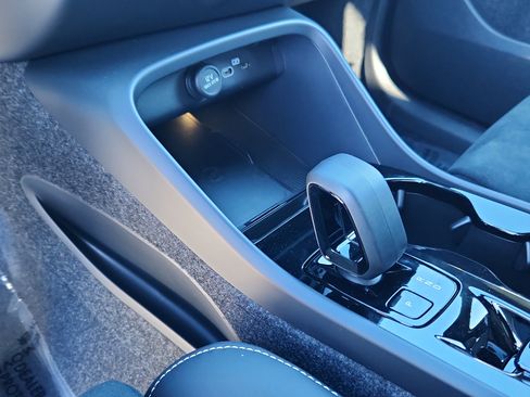 New 2026 Volvo XC40 B5 Ultra w/ Climate Package image 14