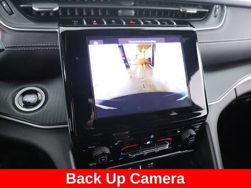 Used 2025 Jeep Grand Cherokee L Laredo AWD/4WD image 23