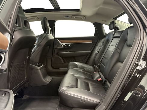 Used 2018 Volvo S90 T8 Inscription w/ Convenience Package image 12