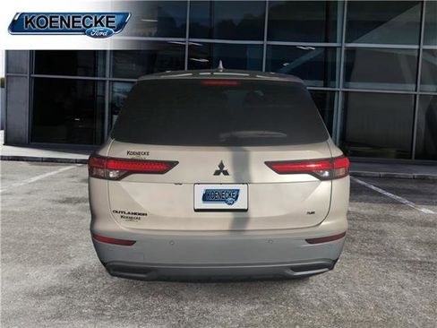 Used 2022 Mitsubishi Outlander SE image 4