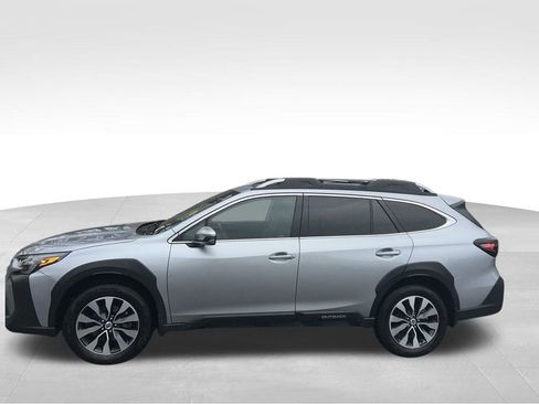 Used 2024 Subaru Outback Touring AWD/4WD image 2