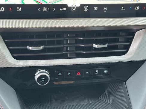 New 2025 Ford Explorer Active w/ Active Comfort Package image 23