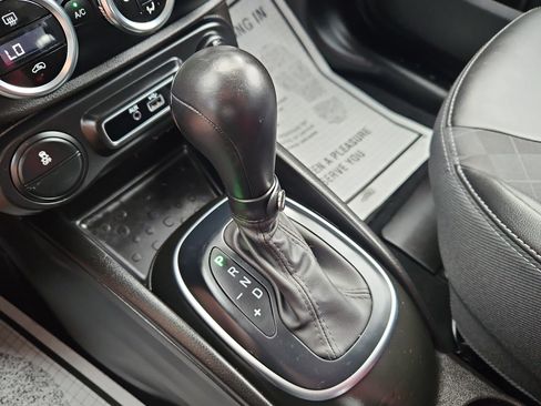 Used 2019 FIAT 500L Pop w/ Popular Equipment Group image 17