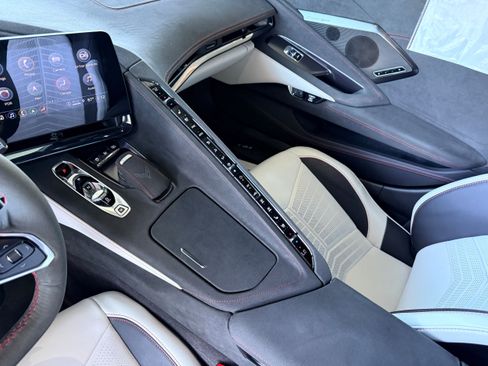 Used 2023 Chevrolet Corvette Stingray Premium Cpe w/ Z51 Performance Package RWD image 16