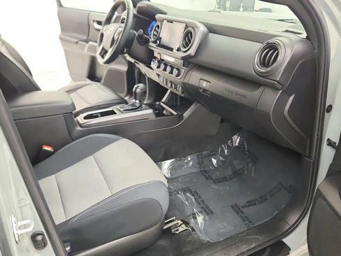 Used 2023 Toyota Tacoma TRD Off-Road image 34