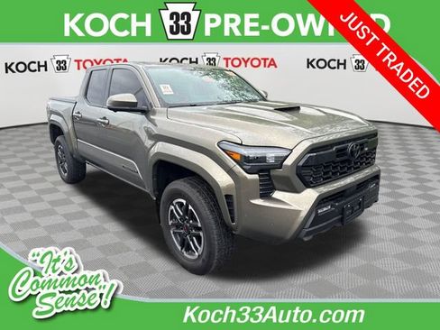 Certified 2024 Toyota Tacoma TRD Off-Road AWD/4WD image 1