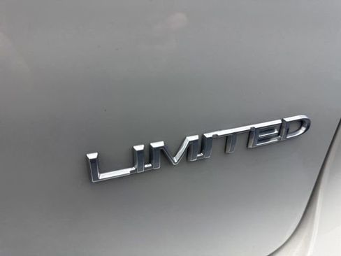 Used 2020 Chrysler Pacifica Limited w/ Advanced Safetytec Group image 49