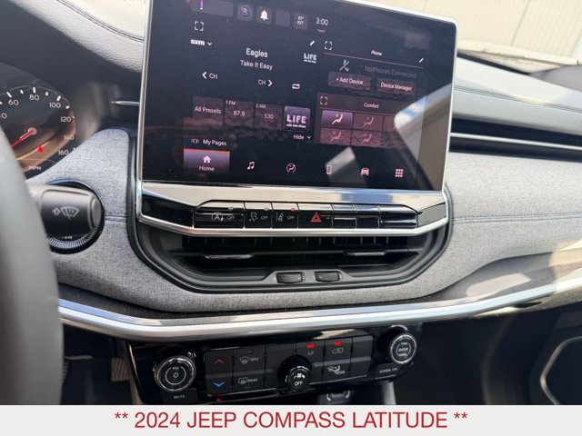 Used 2024 Jeep Compass Latitude AWD/4WD image 14