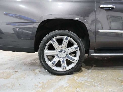 Used 2017 Cadillac Escalade ESV Premium Luxury image 13