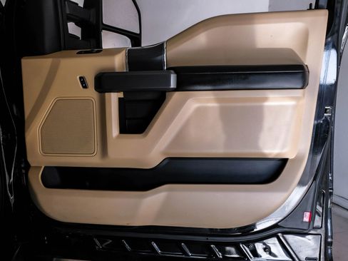 Used 2017 Ford F150 XLT w/ Equipment Group 302A Luxury image 43