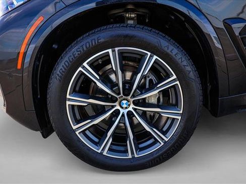 Certified 2024 BMW X5 xDrive40i w/ M Sport Package AWD/4WD image 9