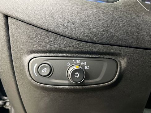 Used 2023 Chevrolet Equinox LS AWD/4WD image 17