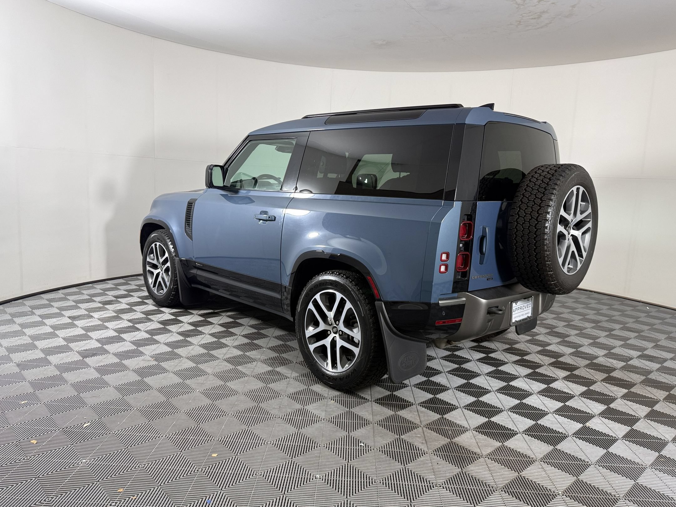 Used 2021 Land Rover Defender 90 X-Dynamic S AWD/4WD image 3