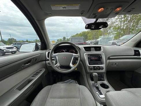 Used 2016 GMC Acadia SLE FWD image 18