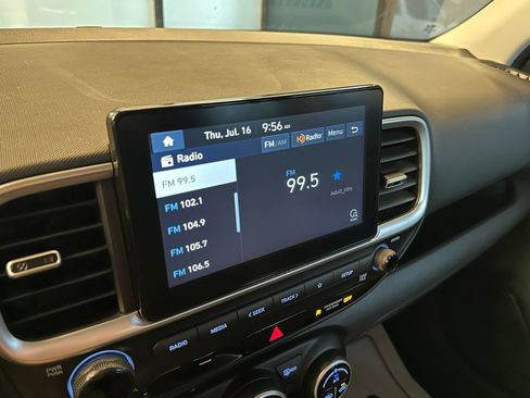 Used 2021 Hyundai Venue SEL w/ Cargo Package FWD image 13