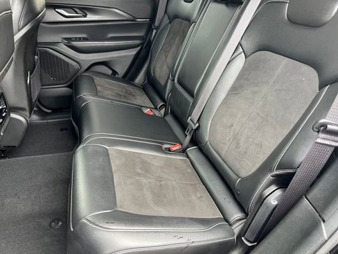 Used 2023 Jeep Grand Cherokee Altitude image 12