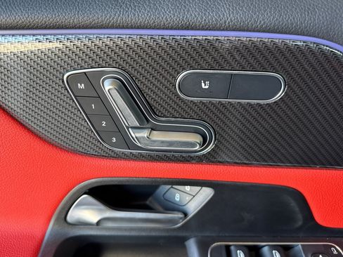 Certified 2024 Mercedes-Benz GLB 250 image 28