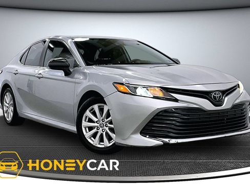 Used 2020 Toyota Camry LE FWD image 1