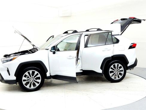 Certified 2023 Toyota RAV4 XLE Premium image 10