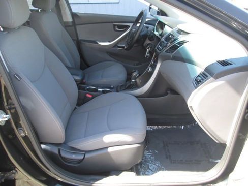 Used 2014 Hyundai Elantra SE image 13