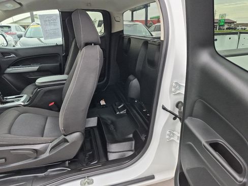 Used 2021 Chevrolet Colorado LT w/ Fleet Safety Package AWD/4WD image 11
