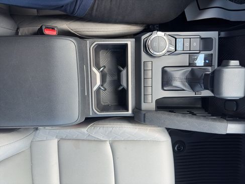 Certified 2025 Toyota Tacoma SR5 AWD/4WD image 16